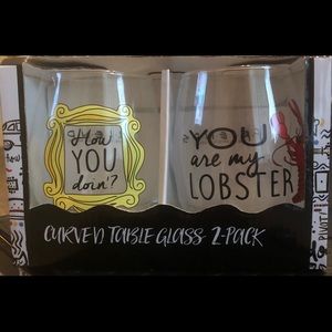 Friends curved table glasses